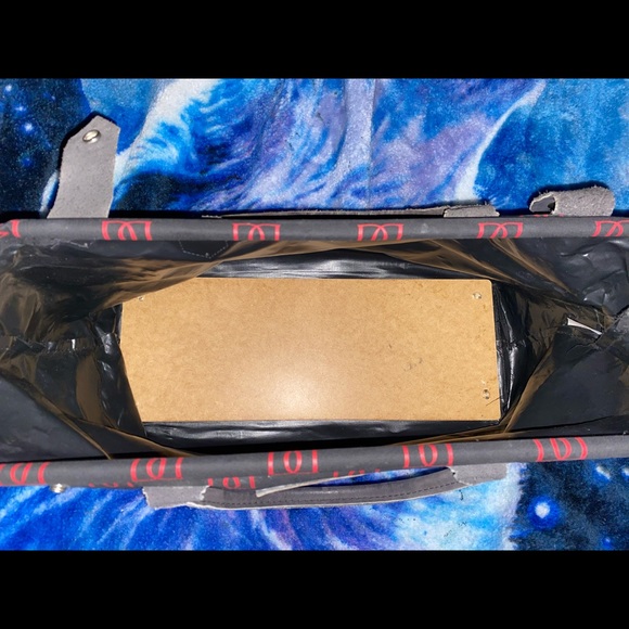 Doncaster ( big purse) - Picture 2 of 3